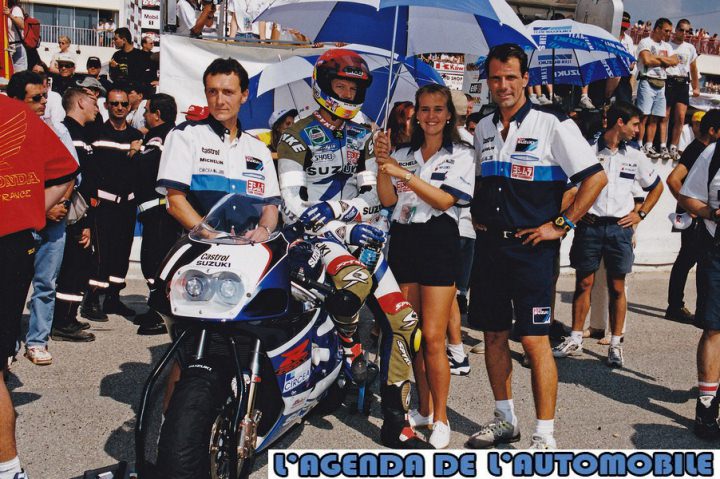 Jehan d'Orgeix, le Britannique Terry Rymer et Christian Lavieille (Suzuki), les vainqueurs du dernier Bol d'Or disputé au circuit Paul-Ricard, en 1999.