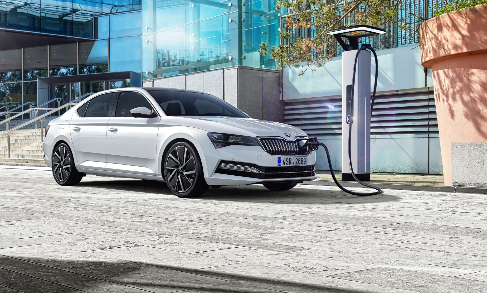 Skoda Superb Restylee Hybride