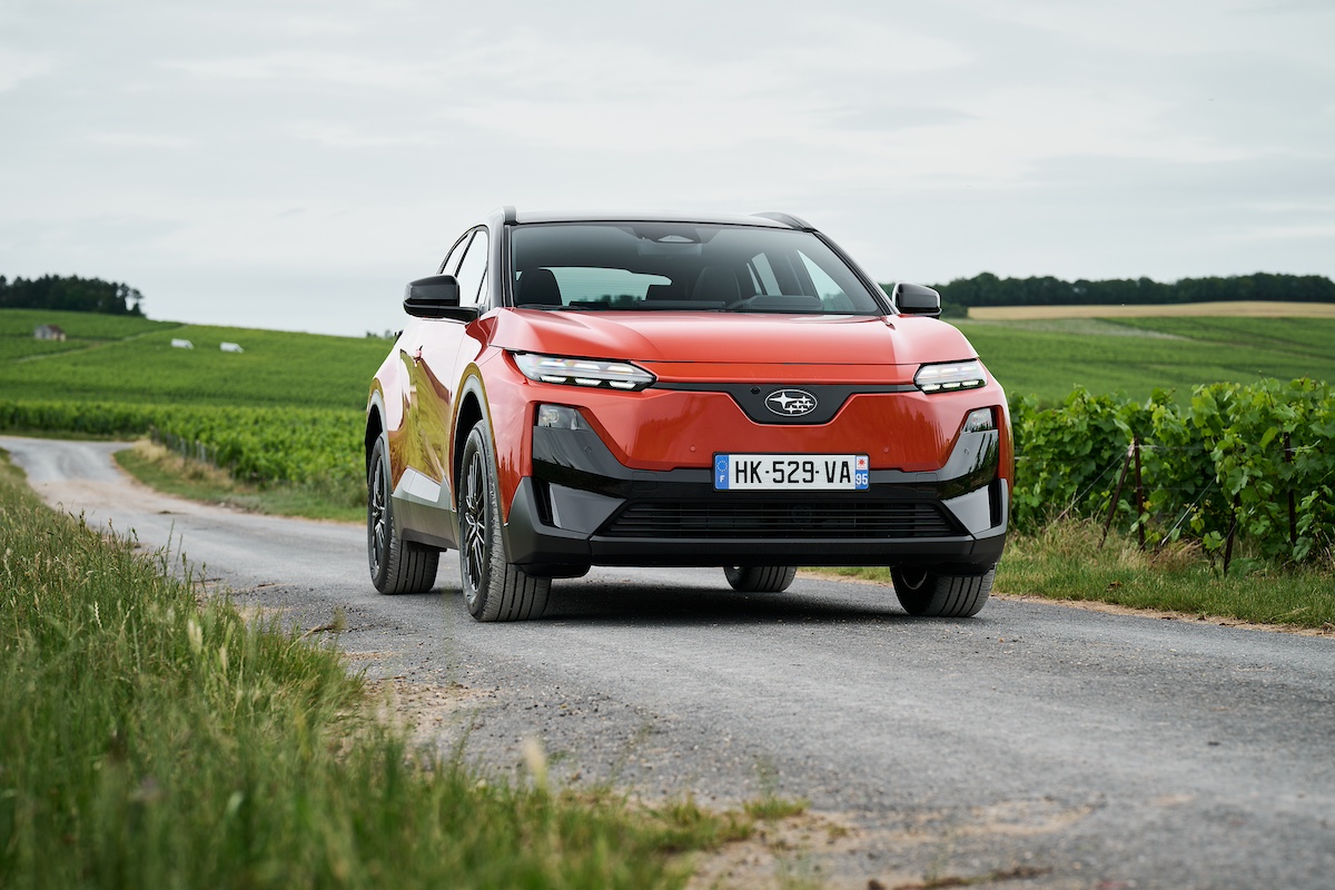 Subaru Uncharted 2026, face avant dans la campagne