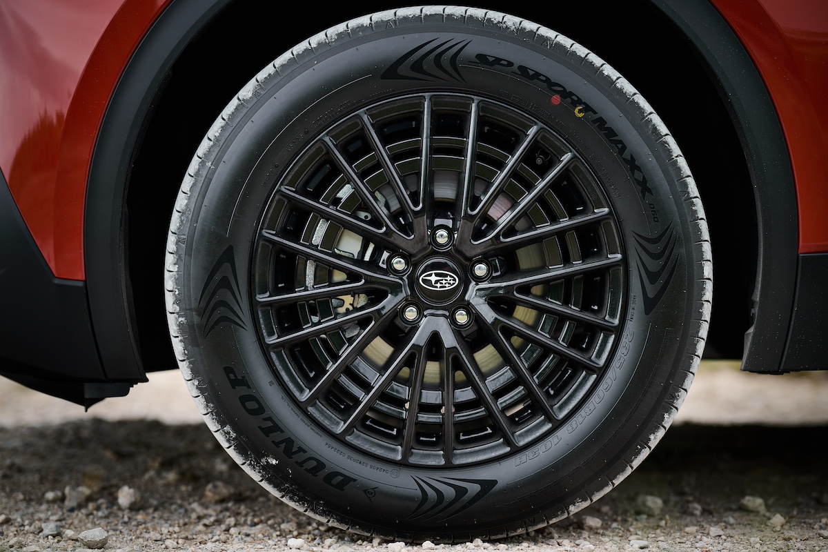 Jante noire et pneu Dunlop du Subaru Uncharted
